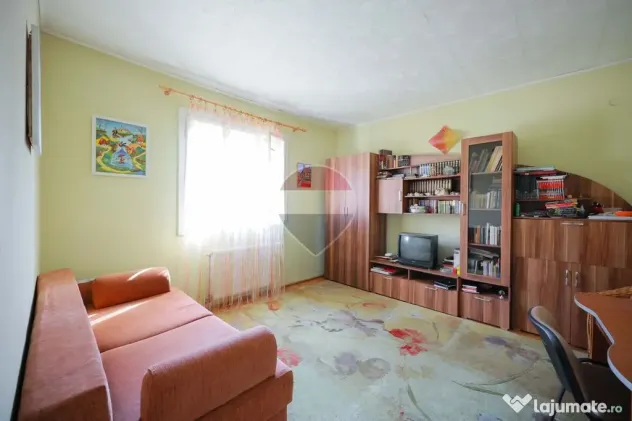 De vânzare pe str. Branului, casă de renovat, 5 camere, teren 514 mp - Oradea (Bihor)