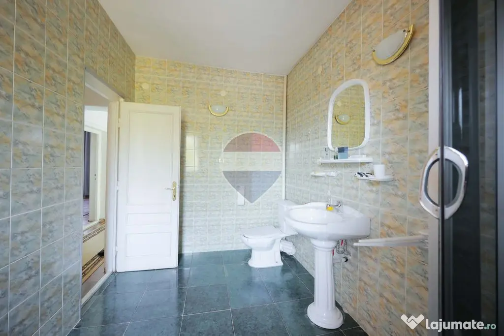 De vânzare pe str. Branului, casă de renovat, 5 camere, teren 514 mp - Oradea (Bihor)