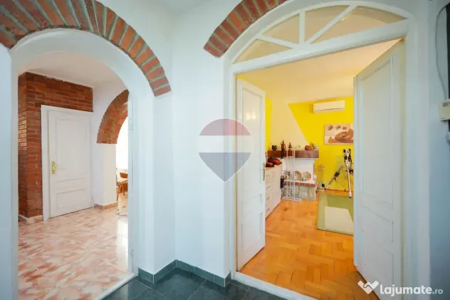 De vânzare pe str. Branului, casă de renovat, 5 camere, teren 514 mp - Oradea (Bihor)