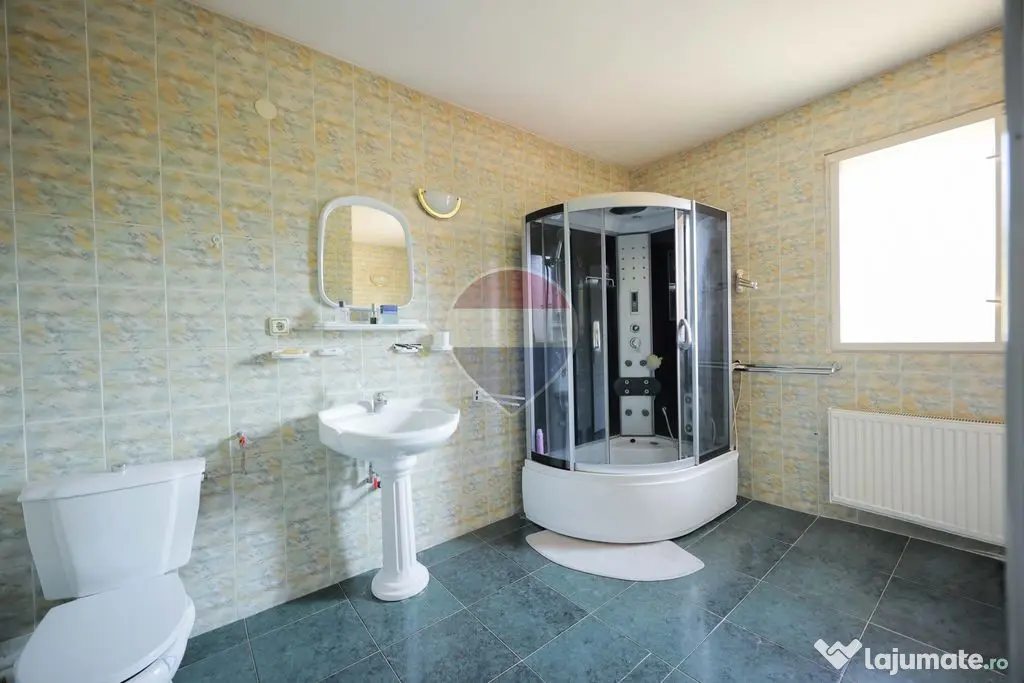 De vânzare pe str. Branului, casă de renovat, 5 camere, teren 514 mp - Oradea (Bihor)