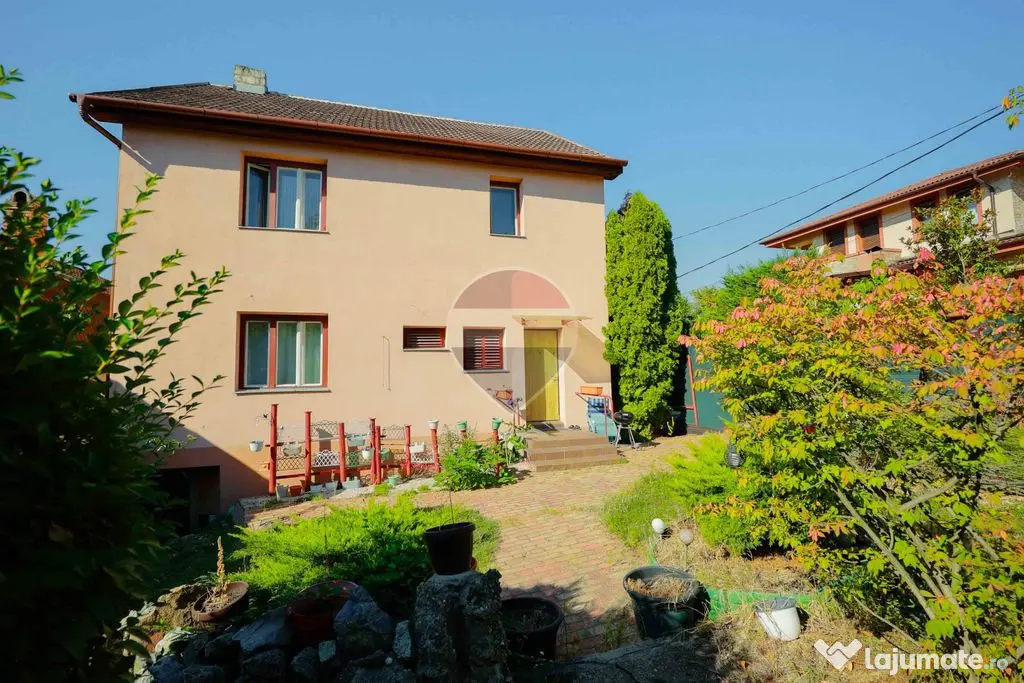 De vânzare pe str. Branului, casă de renovat, 5 camere, teren 514 mp - Oradea (Bihor)