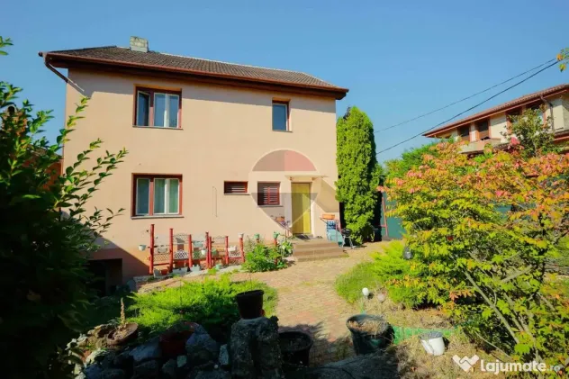 De vânzare pe str. Branului, casă de renovat, 5 camere, teren 514 mp - Oradea (Bihor)