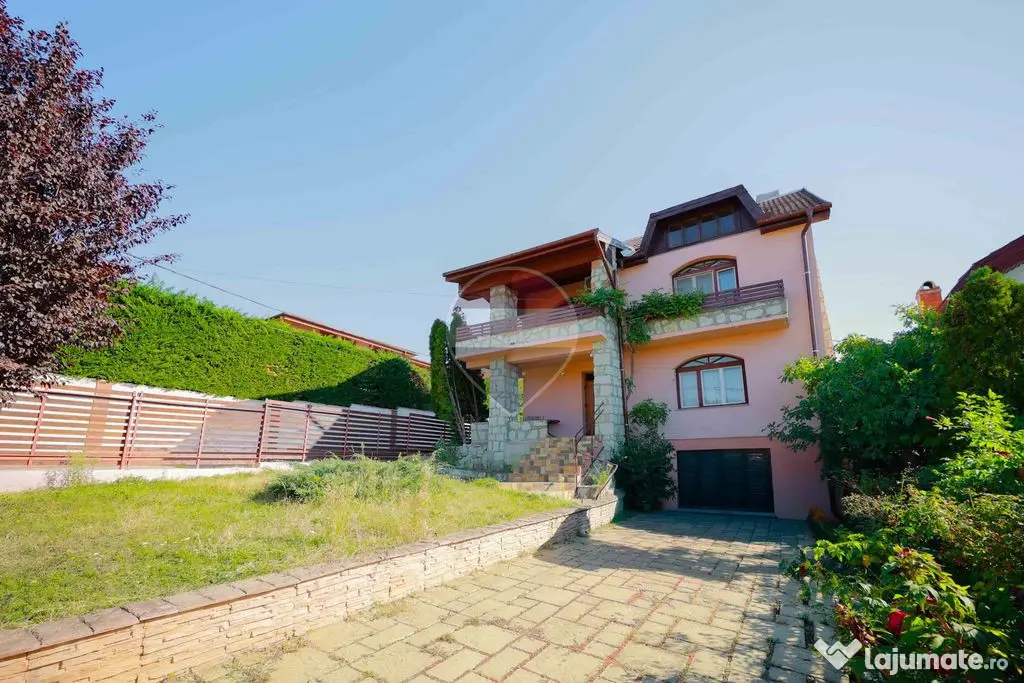 De vânzare pe str. Branului, casă de renovat, 5 camere, teren 514 mp - Oradea (Bihor)