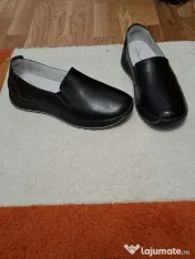 Vând pantofi damă negri 