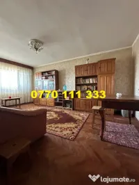 - Apartament 3 camere decomandat, zona Calarasilor. 