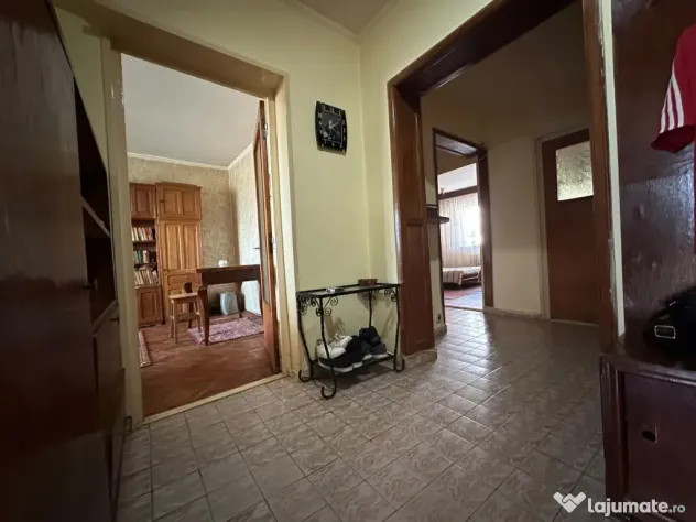 - Apartament 3 camere decomandat, zona Calarasilor. - Braila (Braila)