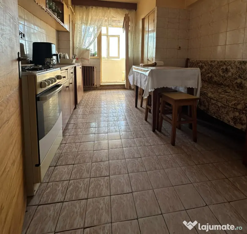 - Apartament 3 camere decomandat, zona Calarasilor. - Braila (Braila)
