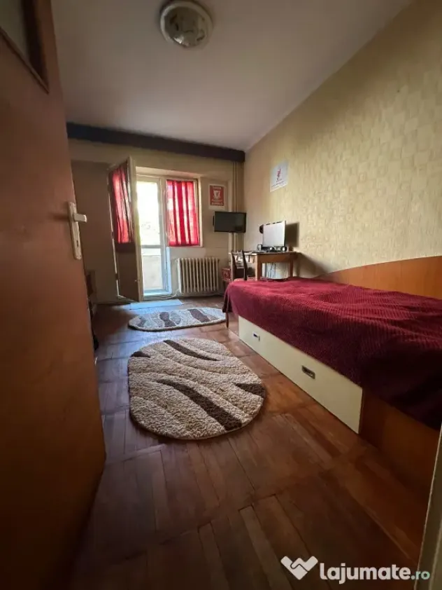 - Apartament 3 camere decomandat, zona Calarasilor. - Braila (Braila)