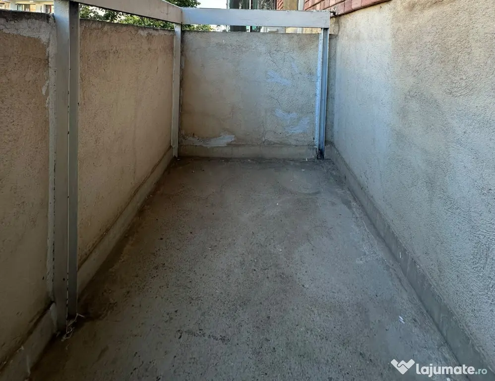 - Apartament 3 camere decomandat, zona Calarasilor. - Braila (Braila)