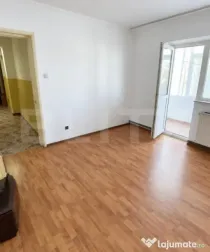 Apartament cu 2 camere, decomandat, 50 mp, cu 2 balcoane și