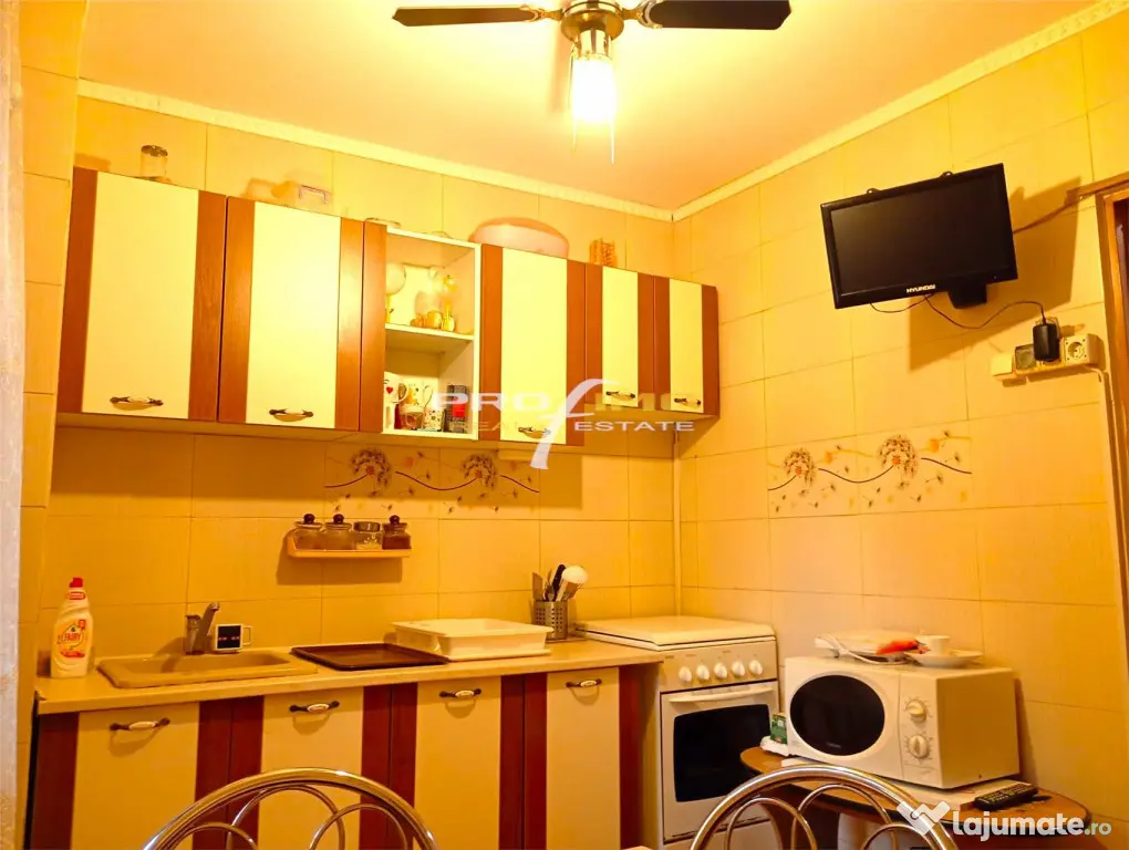 Apartament 2 camere, parter inalt, semidecomandat, Piata Tom - Constanta (Constanta)