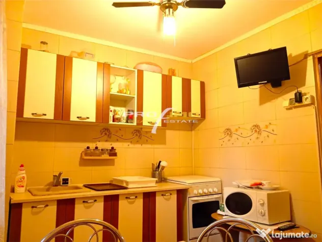 Apartament 2 camere, parter inalt, semidecomandat, Piata Tom - Constanta (Constanta)