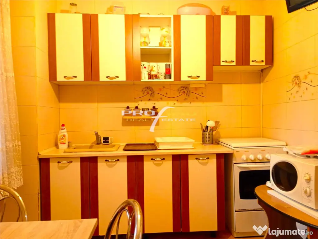 Apartament 2 camere, parter inalt, semidecomandat, Piata Tom - Constanta (Constanta)