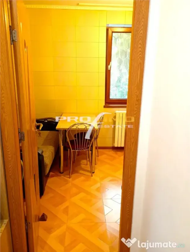 Apartament 2 camere, parter inalt, semidecomandat, Piata Tom - Constanta (Constanta)