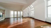 Triplex superb renovat I In City 