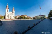 Apartament pe două nivele în Piața Catedralei, Arad.