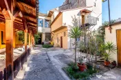 Apartament pe două nivele în Piața Catedralei, Arad.