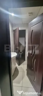 Apartament cu 3 camere+ spațiu comercial