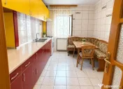 Apartament Cu 4 Camere Decomandate Zona Burdujeni - Cuza Voda 1 