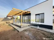 Casa moderna pe parter, 4 camere, teren 375 mp – ideala pentru familie 