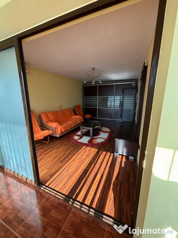 Apartament 2 camere, util 54 mp + balcon 9 mp, Centrul Civic Brăila