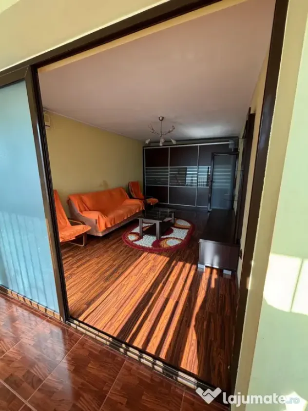Apartament 2 camere, util 54 mp + balcon 9 mp, Centrul Civic Brăila