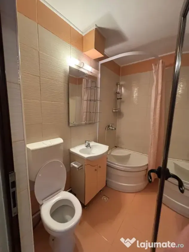 Apartament 2 camere, util 54 mp + balcon 9 mp, Centrul Civic Brăila