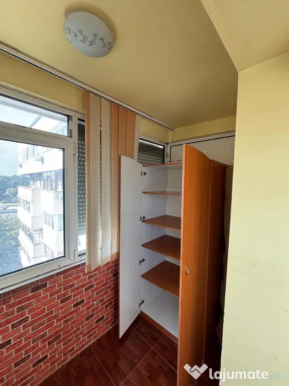Apartament 2 camere, util 54 mp + balcon 9 mp, Centrul Civic Brăila