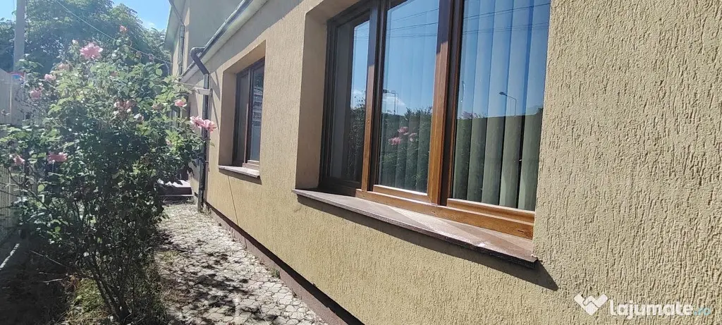 Cladire cu etaj zona centrala in Botosani - Botosani (Botosani)
