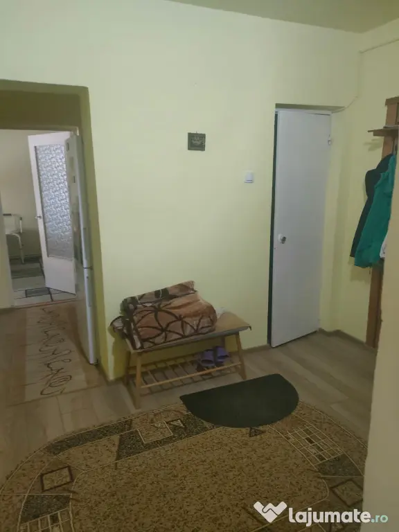 Proprietar vând apartament 3 camere decomandat - Dumbraveni (Gorj)
