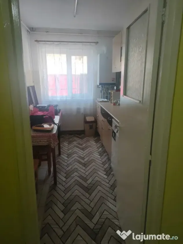 Proprietar vând apartament 3 camere decomandat - Dumbraveni (Gorj)