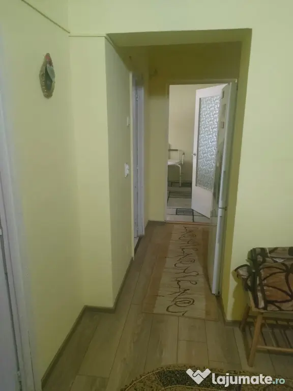 Proprietar vând apartament 3 camere decomandat - Dumbraveni (Gorj)