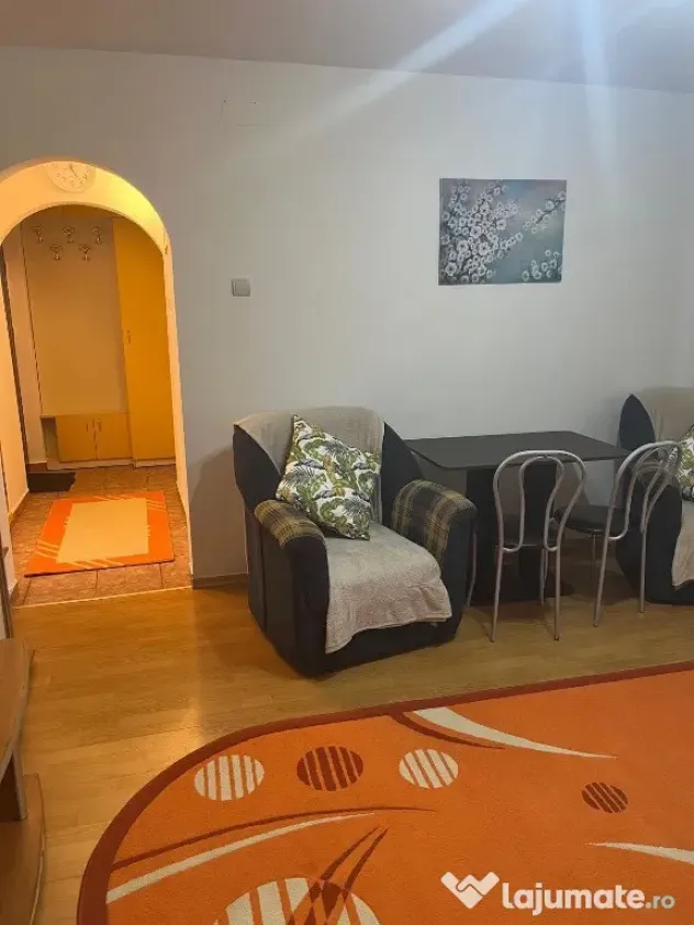 Apartament 2 camere renovat, etaj 2/4, loc de parcare. - Bucuresti (Bucuresti-Ilfov)
