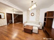 Apartament cu 3 camere decomandate etaj intermediar zona Tur 