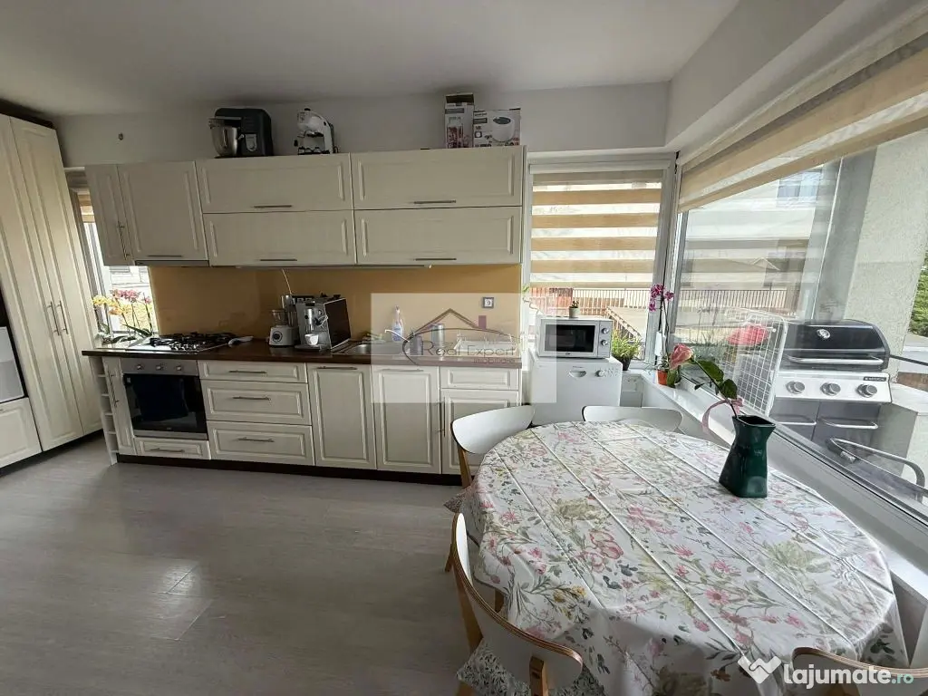 Apartament premium 3 camere in cartier Europa/2 locuri de parcare - Cluj-Napoca (Cluj)