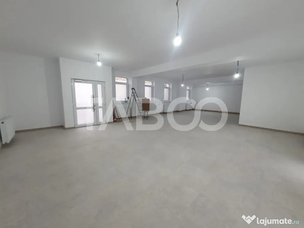 Spatiu comercial la prima inchiriere 105 mp 3 cai de acces D - Fagaras (Brasov)
