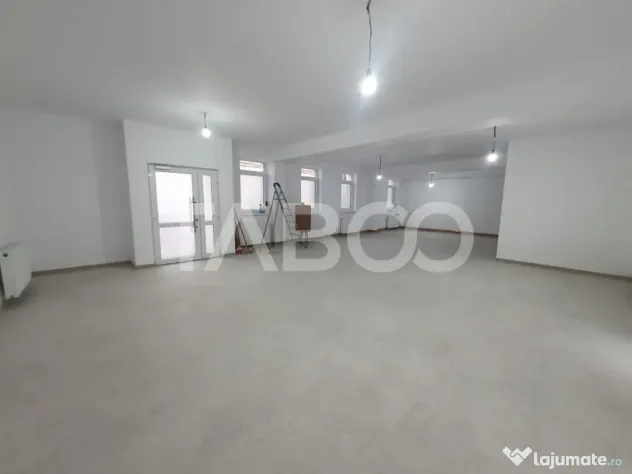 Spatiu comercial la prima inchiriere 105 mp 3 cai de acces D - Fagaras (Brasov)