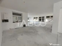 Spatiu comercial de inchiriat la strada intens circulata Cen