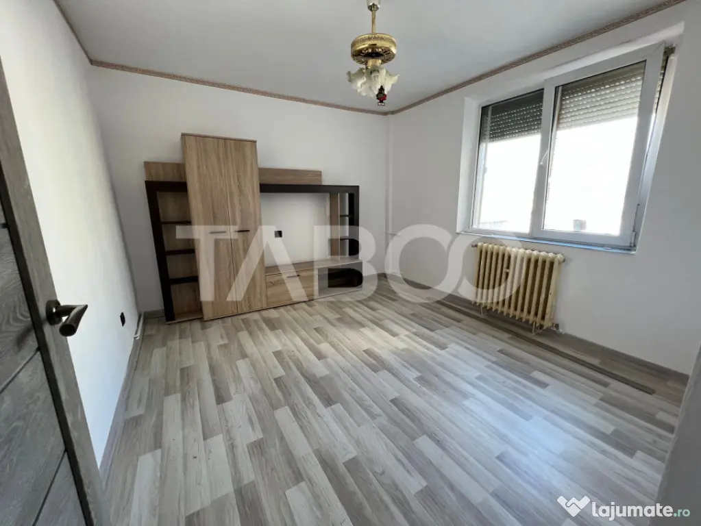 Apartament decomandat 2 camere etaj intermediar cu lift de v - Fagaras (Brasov)