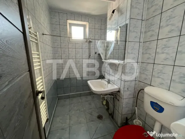 Apartament decomandat 2 camere etaj intermediar cu lift de v - Fagaras (Brasov)