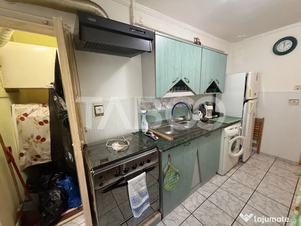 Apartament decomandat 2 camere parter boxa la subsol zona 1 - Fagaras (Brasov)