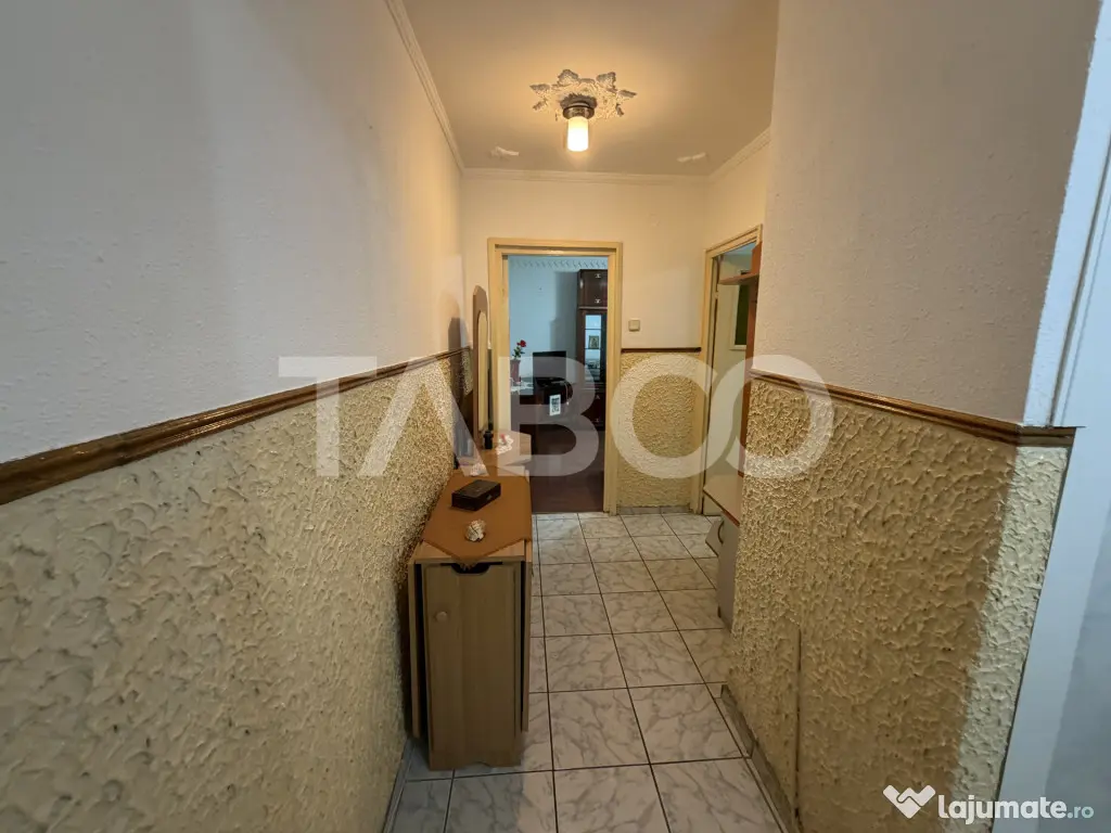 Apartament decomandat 2 camere parter boxa la subsol zona 1 - Fagaras (Brasov)