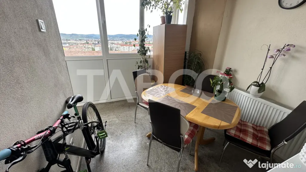 Apartament decomandat 2 camere cu pivnita balcon Mihai Vitea - Sibiu (Sibiu)