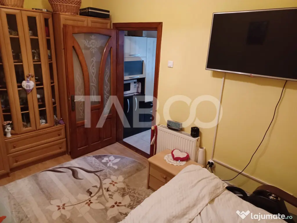 Apartament de vanzare la casa 3 camere terasa pivnita Orasul - Sibiu (Sibiu)