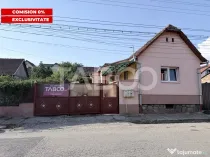 Casa individuala 500 mp teren cu acces auto in curte in Sura