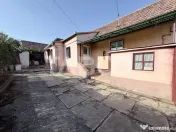 Casa individuala 500 mp teren cu acces auto in curte in Sura 