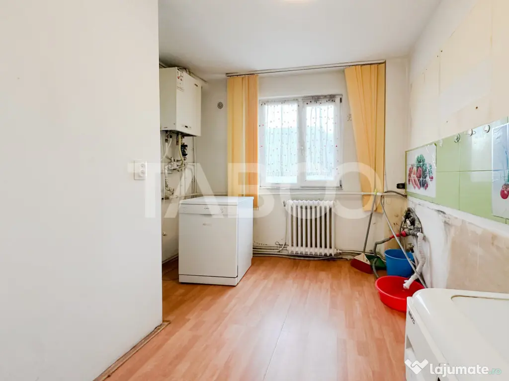 Apartament cu 4 camere de vanzare cu boxa in Manastur - Cluj-Napoca (Cluj)