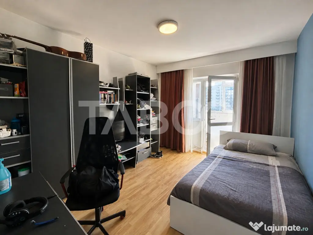 Apartament in Manastur cu 3 camere decomandate zona Primaver - Cluj-Napoca (Cluj)