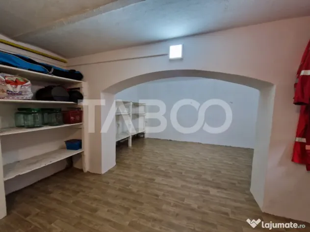 Apartament central 4 camere spatiu comercial garaj si pivnit - Sibiu (Sibiu)