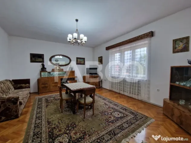 Apartament central 4 camere spatiu comercial garaj si pivnit - Sibiu (Sibiu)